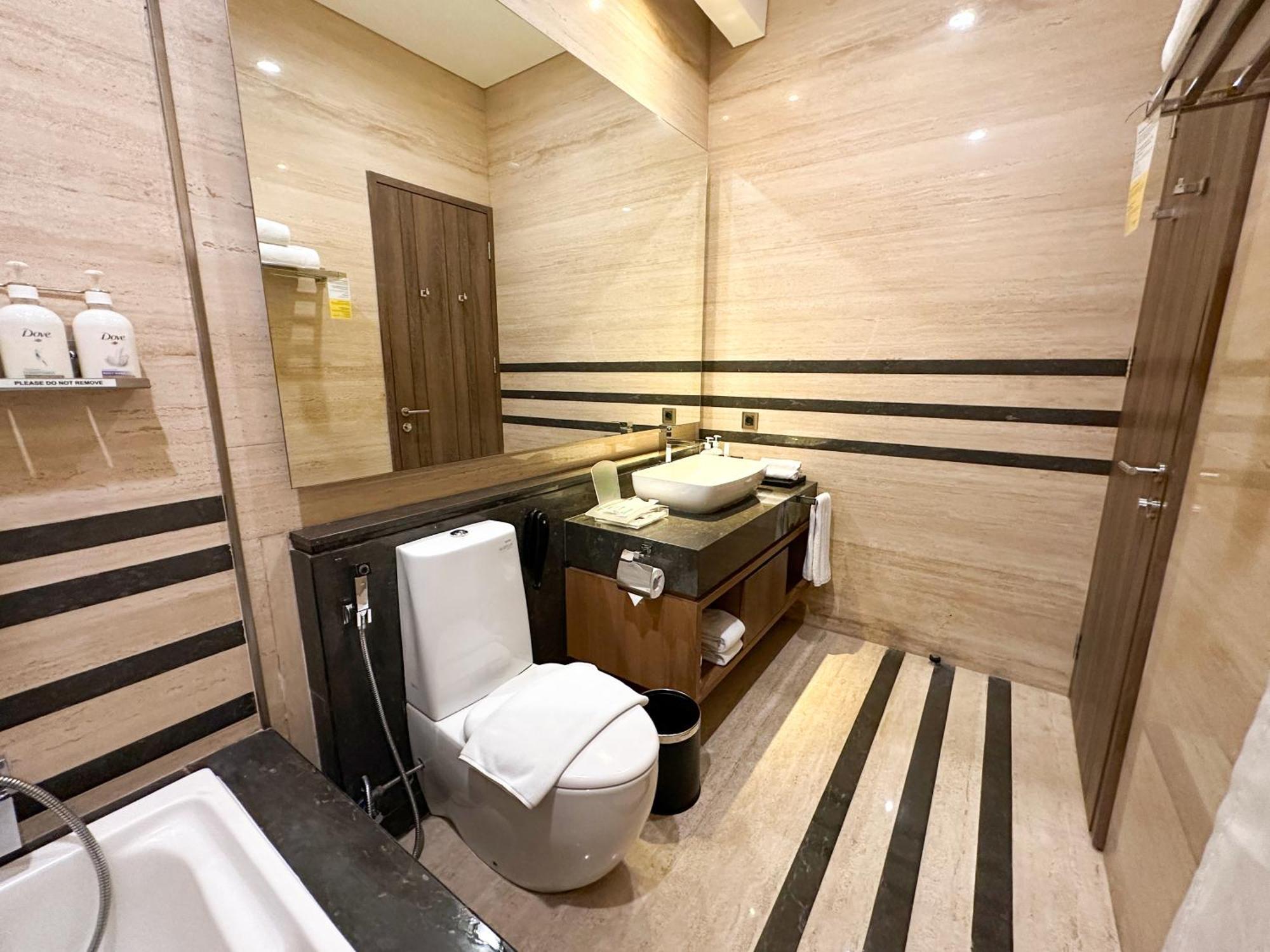 Holiday Inn Cikarang Jababeka By Ihg Eksteriør bilde